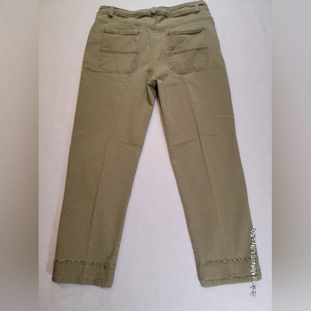 0818. EUC ~ Eddie Bauer ~ 98% Cotton ~ 2% Spandex ~ Reinforced Pockets & Hem ~ - Picture 8 of 14